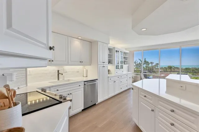 $1,150,000 | 5300 Ocean Boulevard, Unit 202, Sarasota, FL 34242