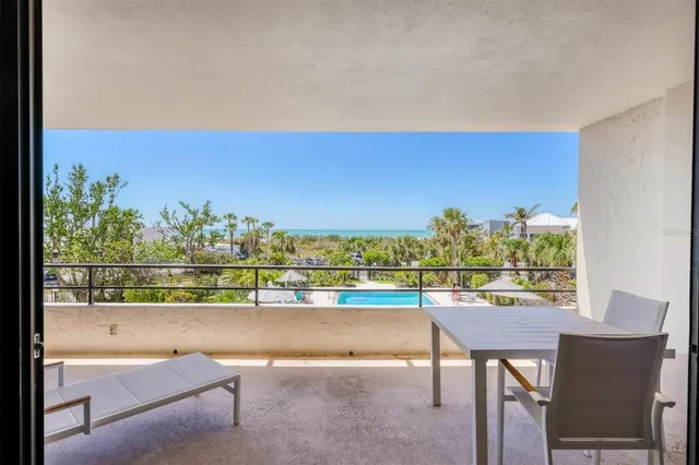 $1,150,000 | 5300 Ocean Boulevard, Unit 202, Sarasota, FL 34242