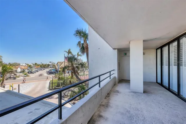 $1,150,000 | 5300 Ocean Boulevard, Unit 202, Sarasota, FL 34242