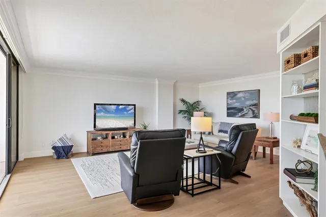 $1,150,000 | 5300 Ocean Boulevard, Unit 202, Sarasota, FL 34242