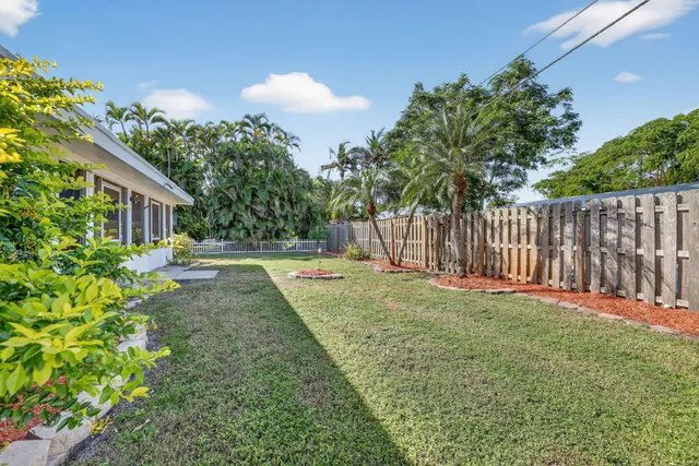 $430,000 | 1769 Southeast Madison Street, Stuart, FL 34997
