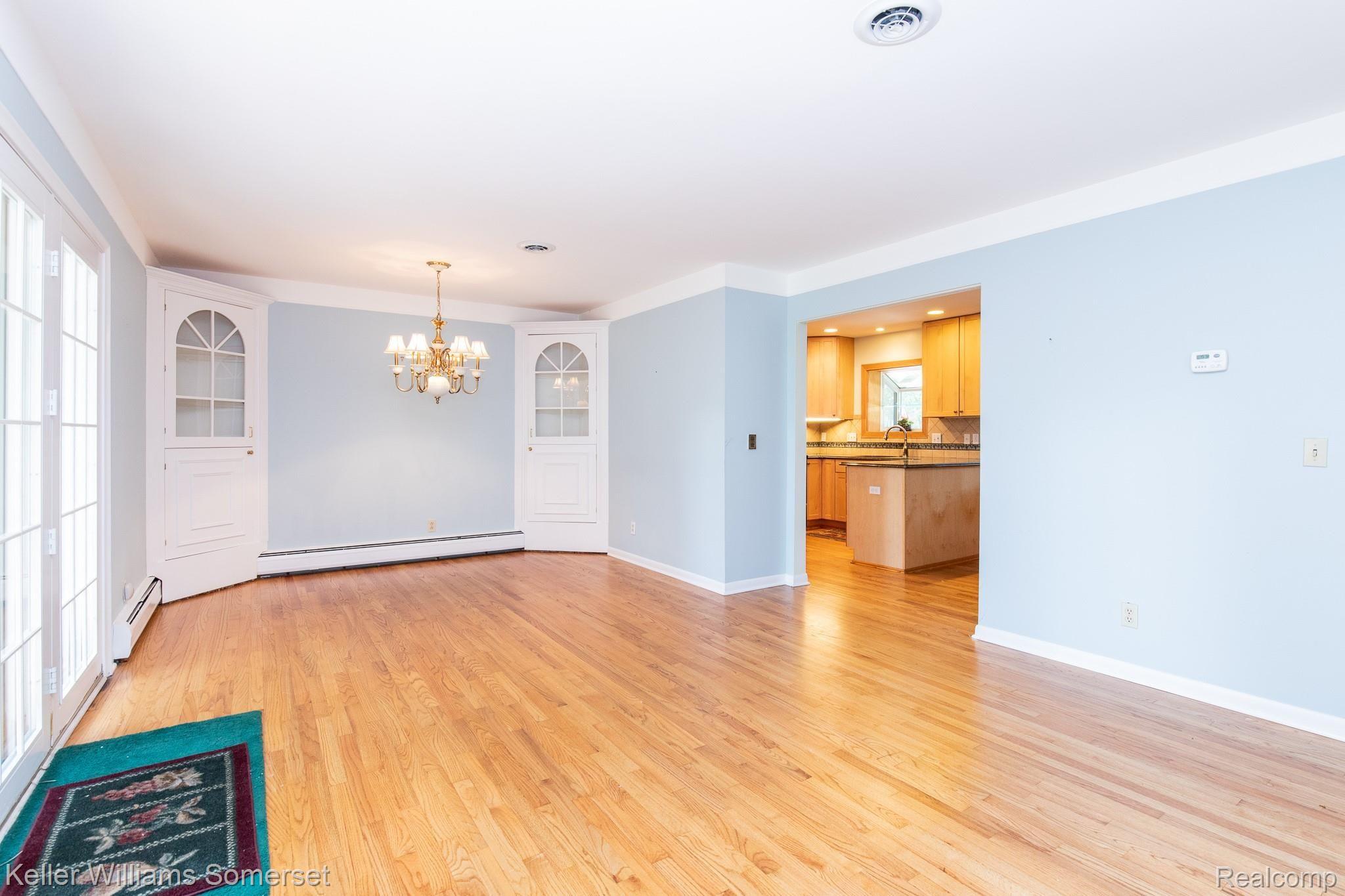 2743 Bridle Road Bloomfield Hills, MI 48304 - Photo 7 of 24 IMG_2200.jpg