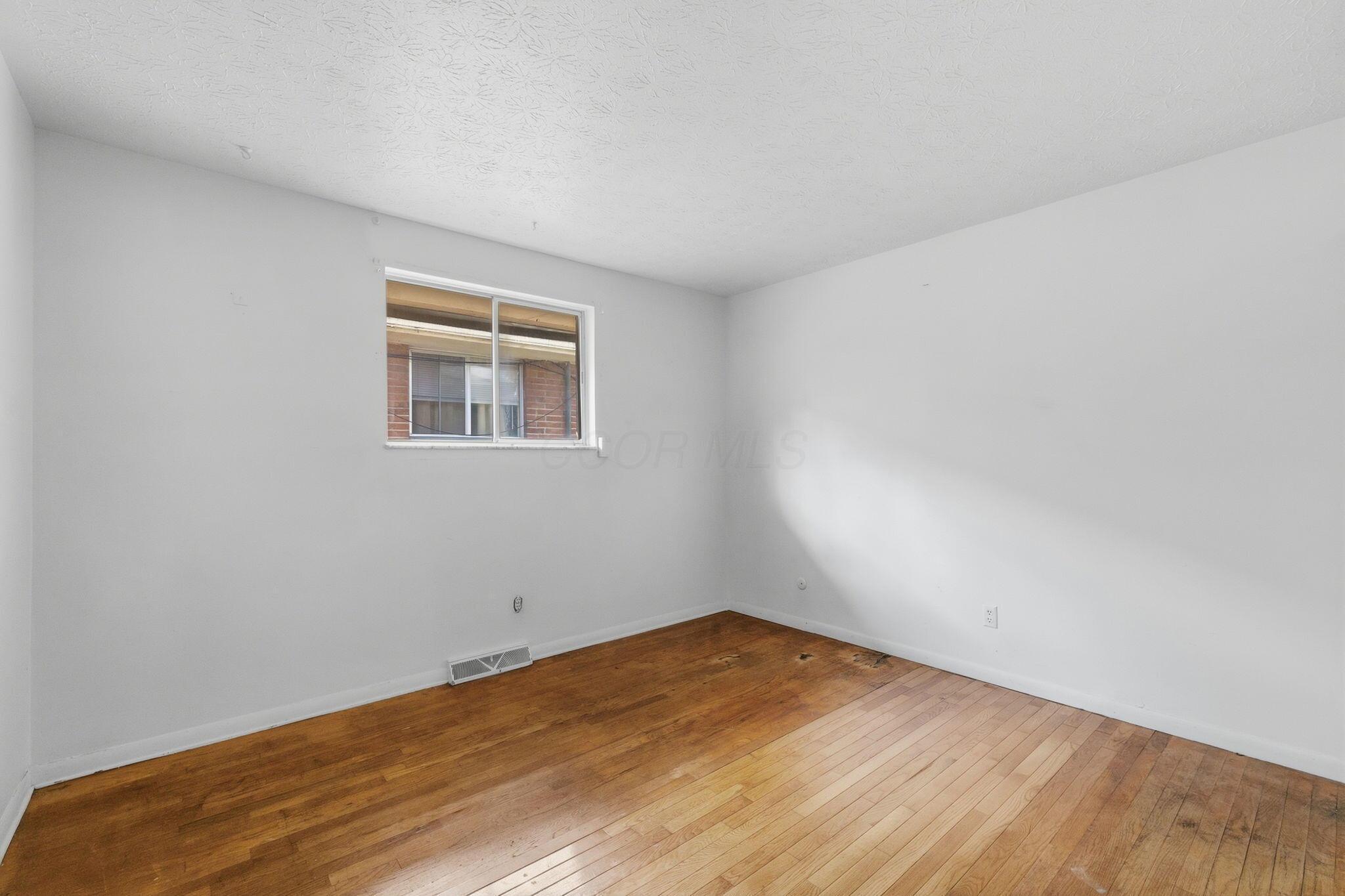 7-web-or-mls-539BarnettRoad_Hommati102 (