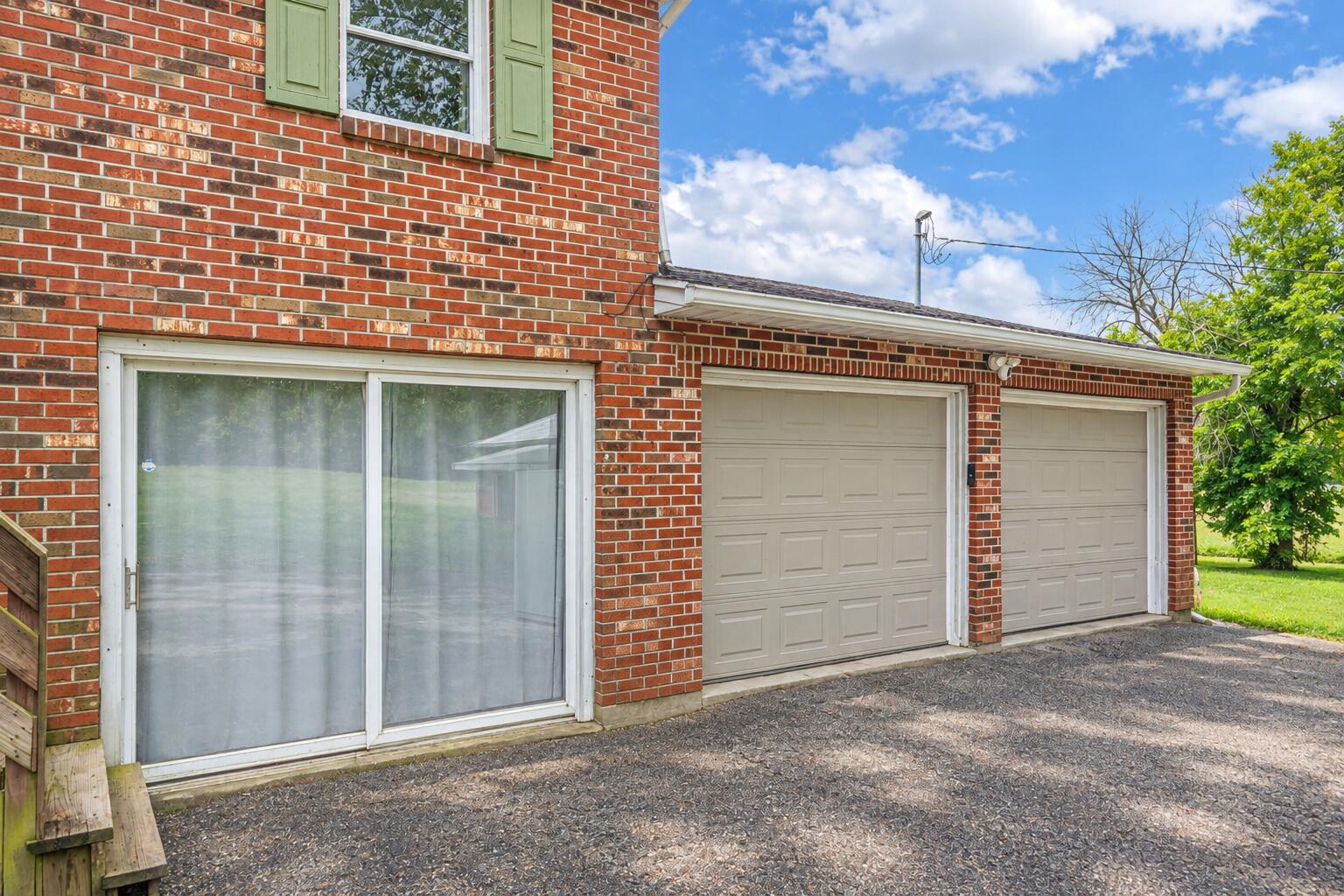 4386 Kite Road St. Paris, OH 43072 - Photo 39 of 53 garage front