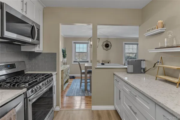 $325,000 | 334 Lakeland Avenue, Unit 4A, Sayville, NY 11782