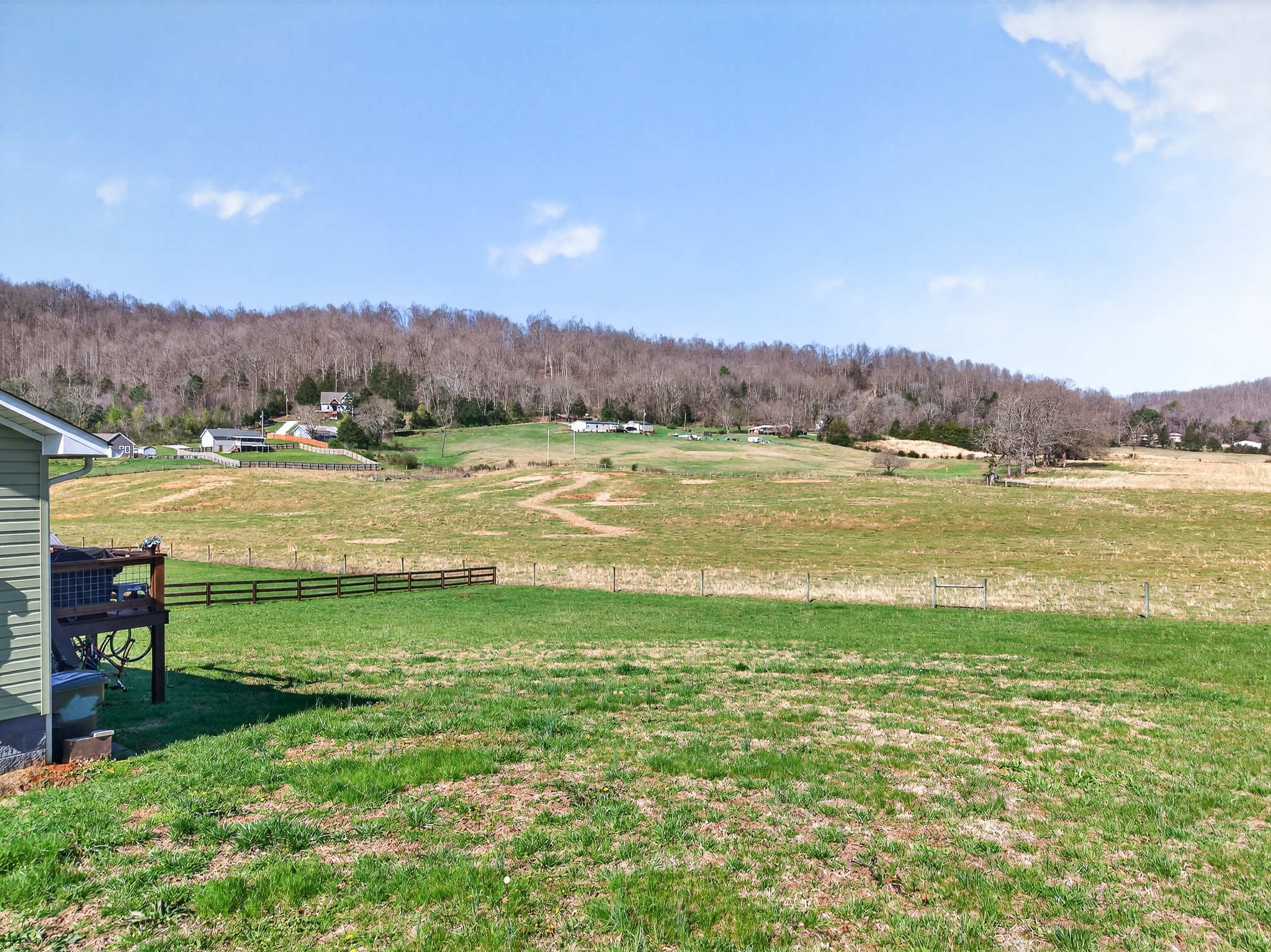 2040 Walker Cove Road Sparta, TN 38583 - Photo 23 of 26 a view of an ocean and a mountain