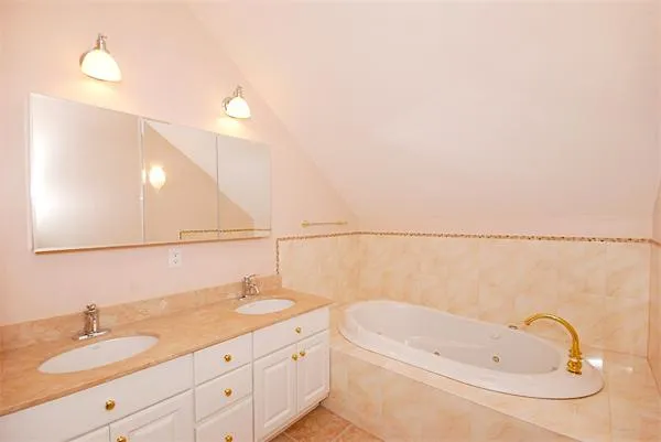 $10,000 | 111 Fayerweather Street, Cambridge, MA 02138