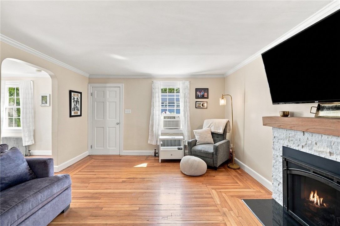 17 Ledge Road East Greenwich, RI 02818 - Photo 7 of 22 Gallery Image 7