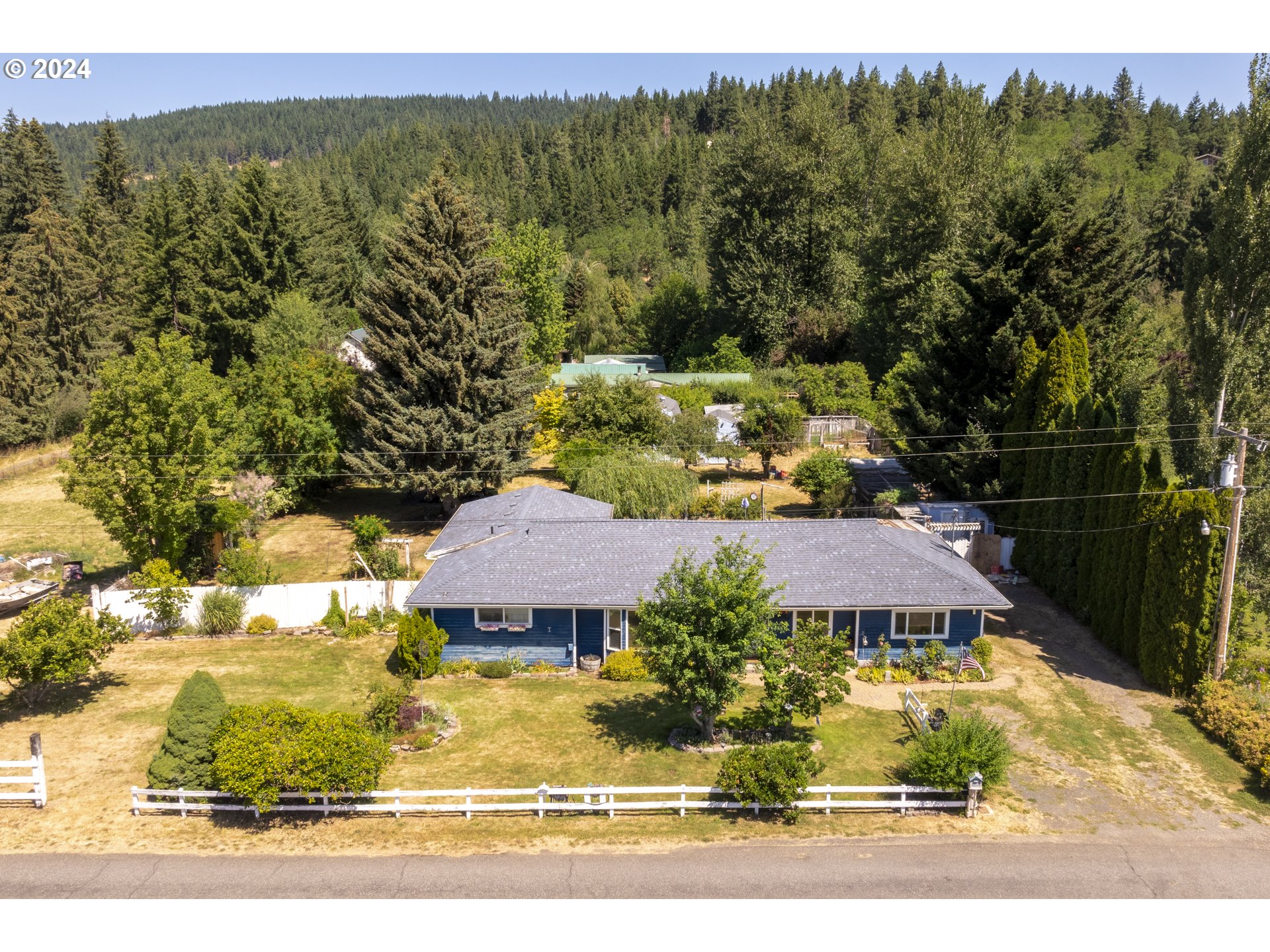 4320 Leasure Drive Mount Hood Parkdale, OR 97041 - Photo 2 of 48