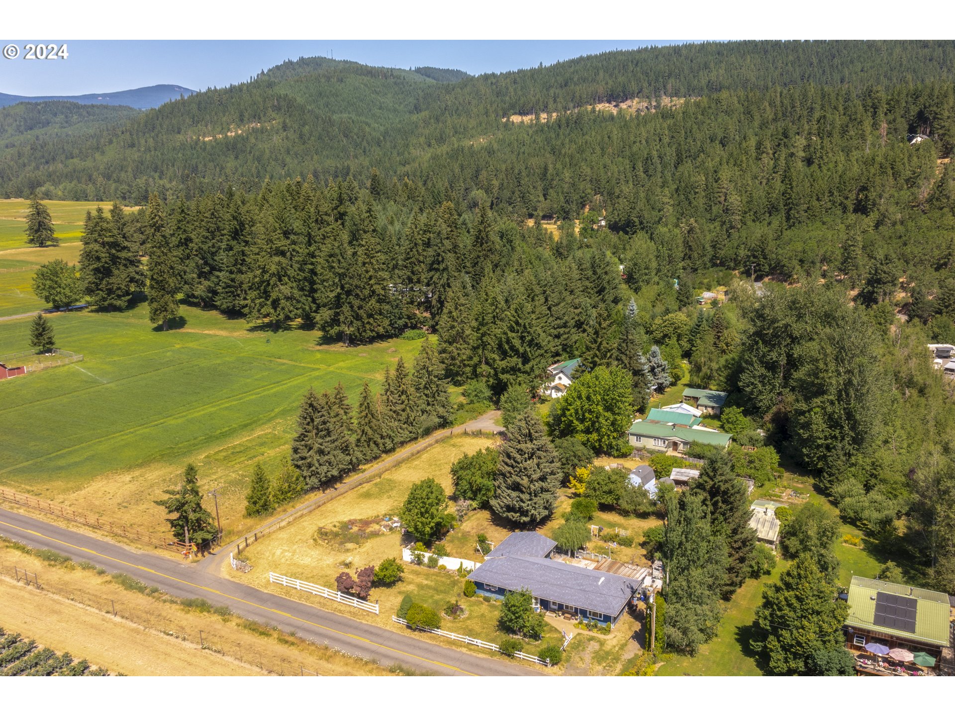 4320 Leasure Drive Mount Hood Parkdale, OR 97041 - Photo 9 of 48