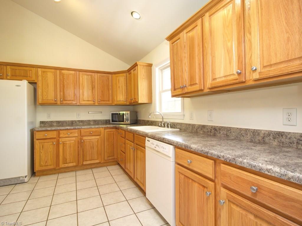 121 Running Cedar Road Madison, NC 27025 - Photo 12 of 28