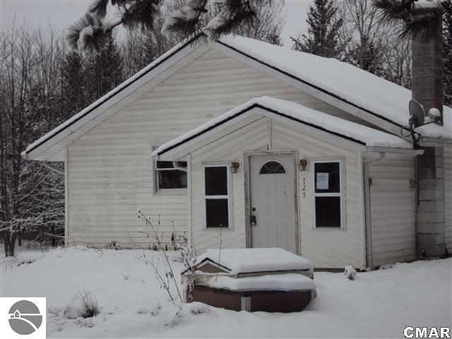 725 South 9 Mile Road Midland, MI 48640 - Photo 4 of 19 1767564-3.JPG