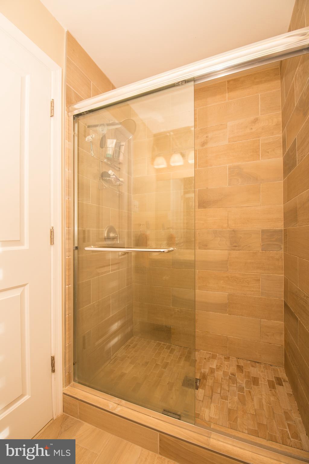 7903 Knox Road Glenside, PA 19038 - Photo 17 of 37 Primary Bathroom
