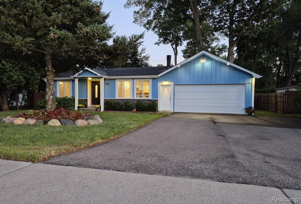 7377 Cooley Lake Road West Bloomfield, MI 48324 - Photo 18 of 59