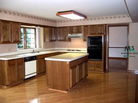 1975 Independence Drive Rochester, MI 48306 - Photo 3 of 9 822764-2.JPG