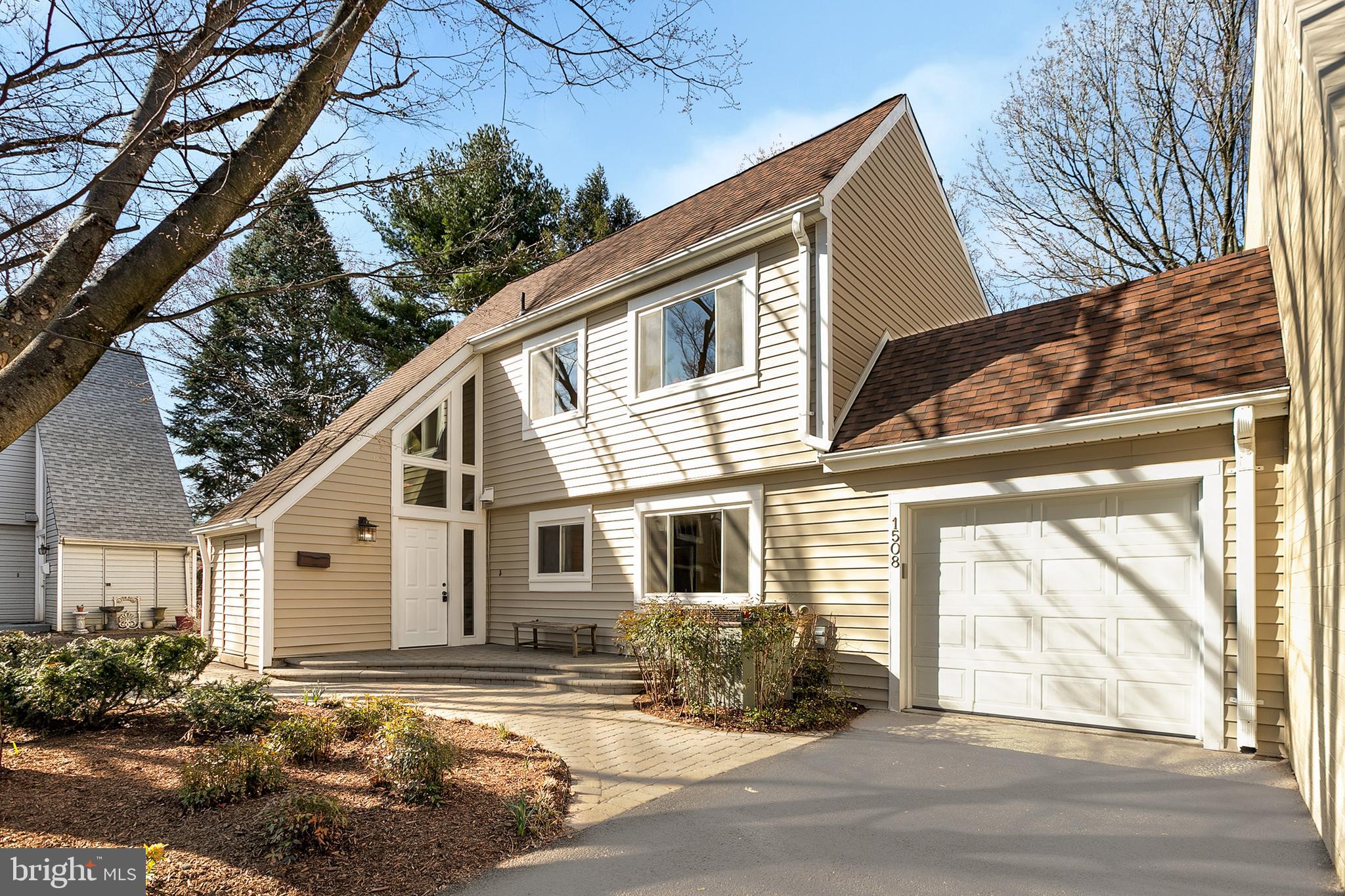 1508 Roundleaf Court Reston, VA 20190 - Photo 1 of 45 Gallery Image 1