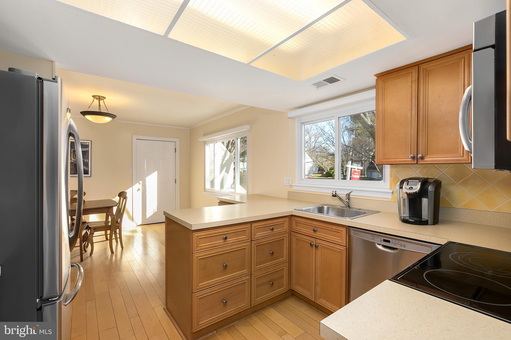 1508 Roundleaf Court Reston, VA 20190 - Photo 11 of 45 Gallery Image 11