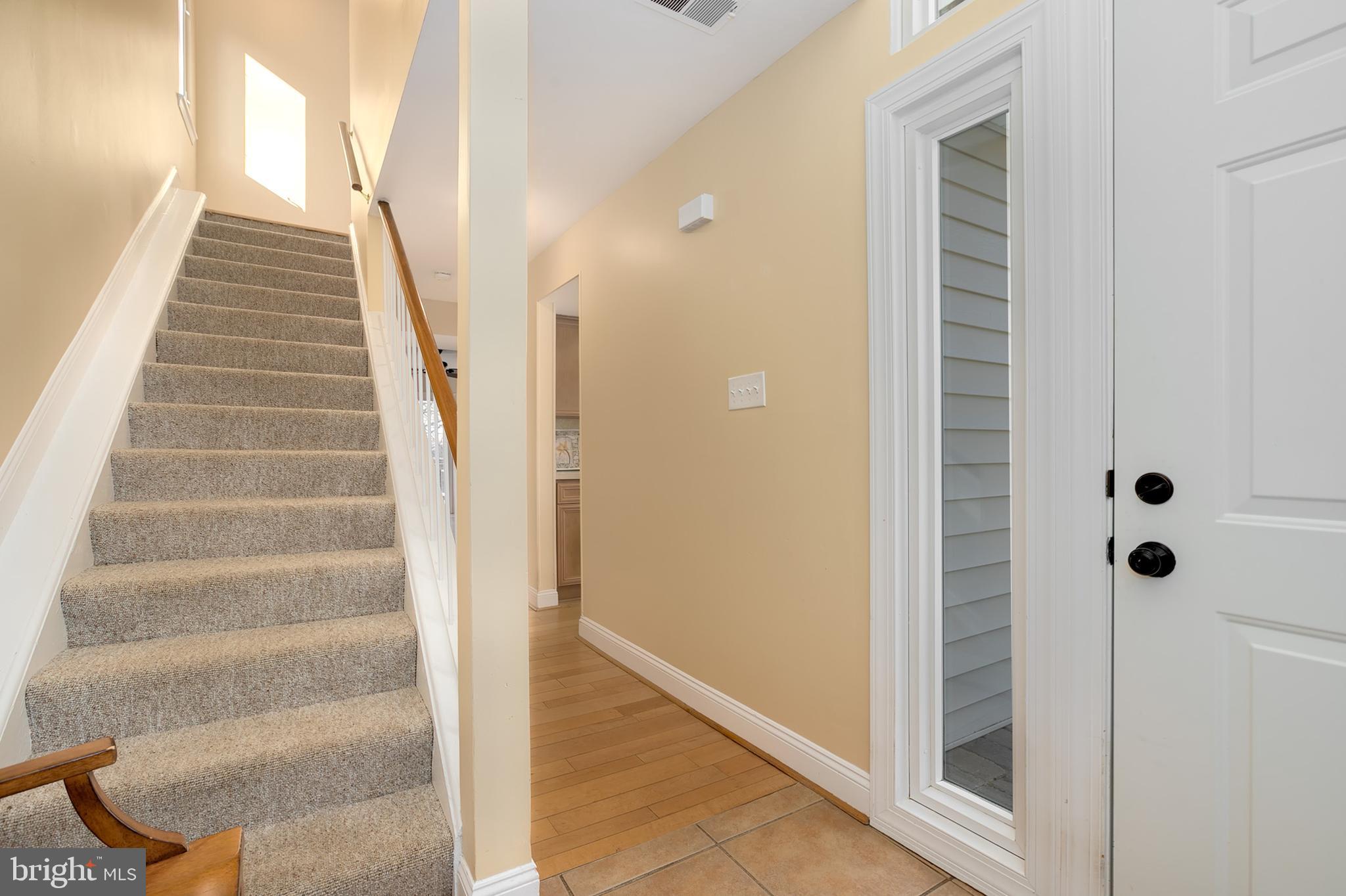 1508 Roundleaf Court Reston, VA 20190 - Photo 4 of 45 Gallery Image 4