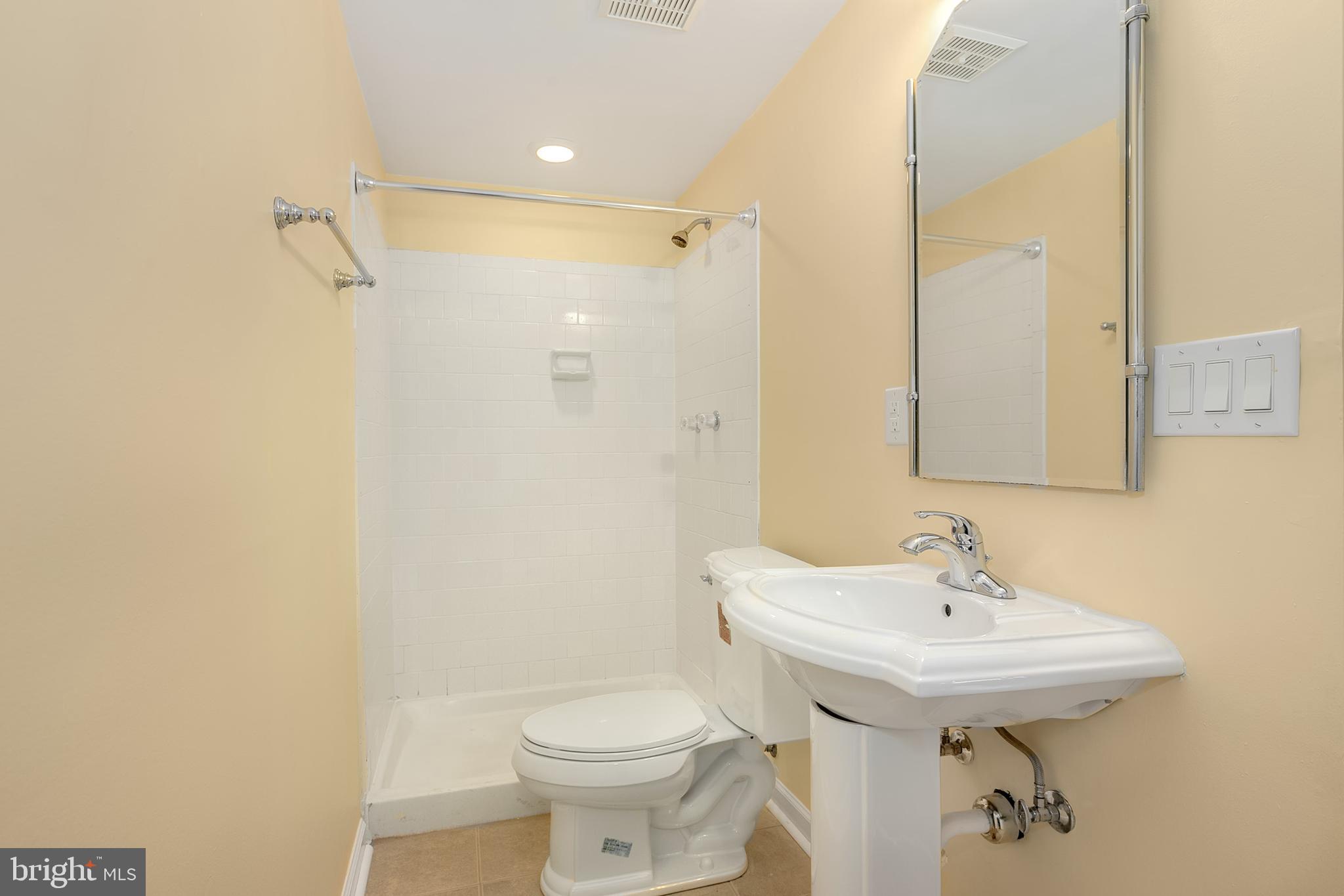 1508 Roundleaf Court Reston, VA 20190 - Photo 33 of 45 Gallery Image 33