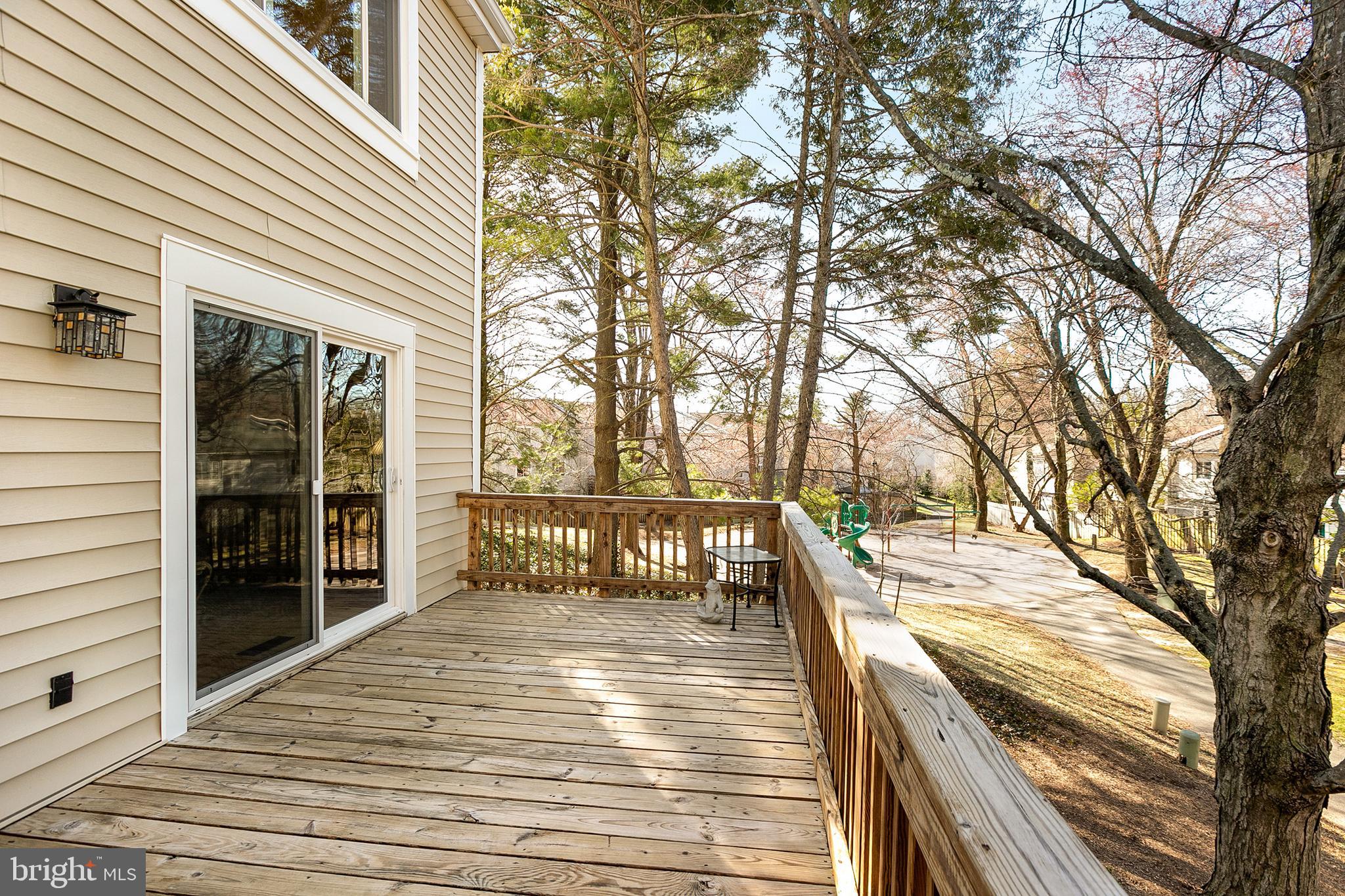 1508 Roundleaf Court Reston, VA 20190 - Photo 37 of 45 Gallery Image 37