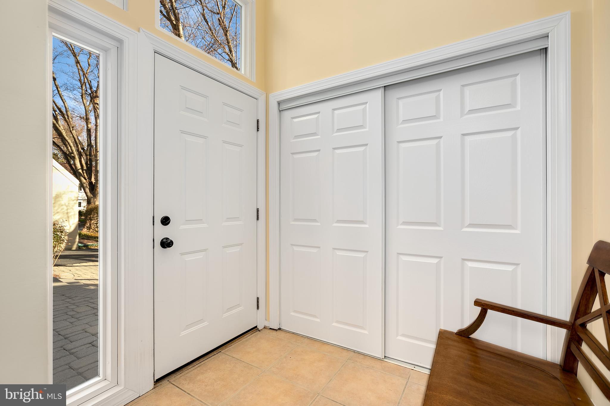 1508 Roundleaf Court Reston, VA 20190 - Photo 5 of 45 Gallery Image 5