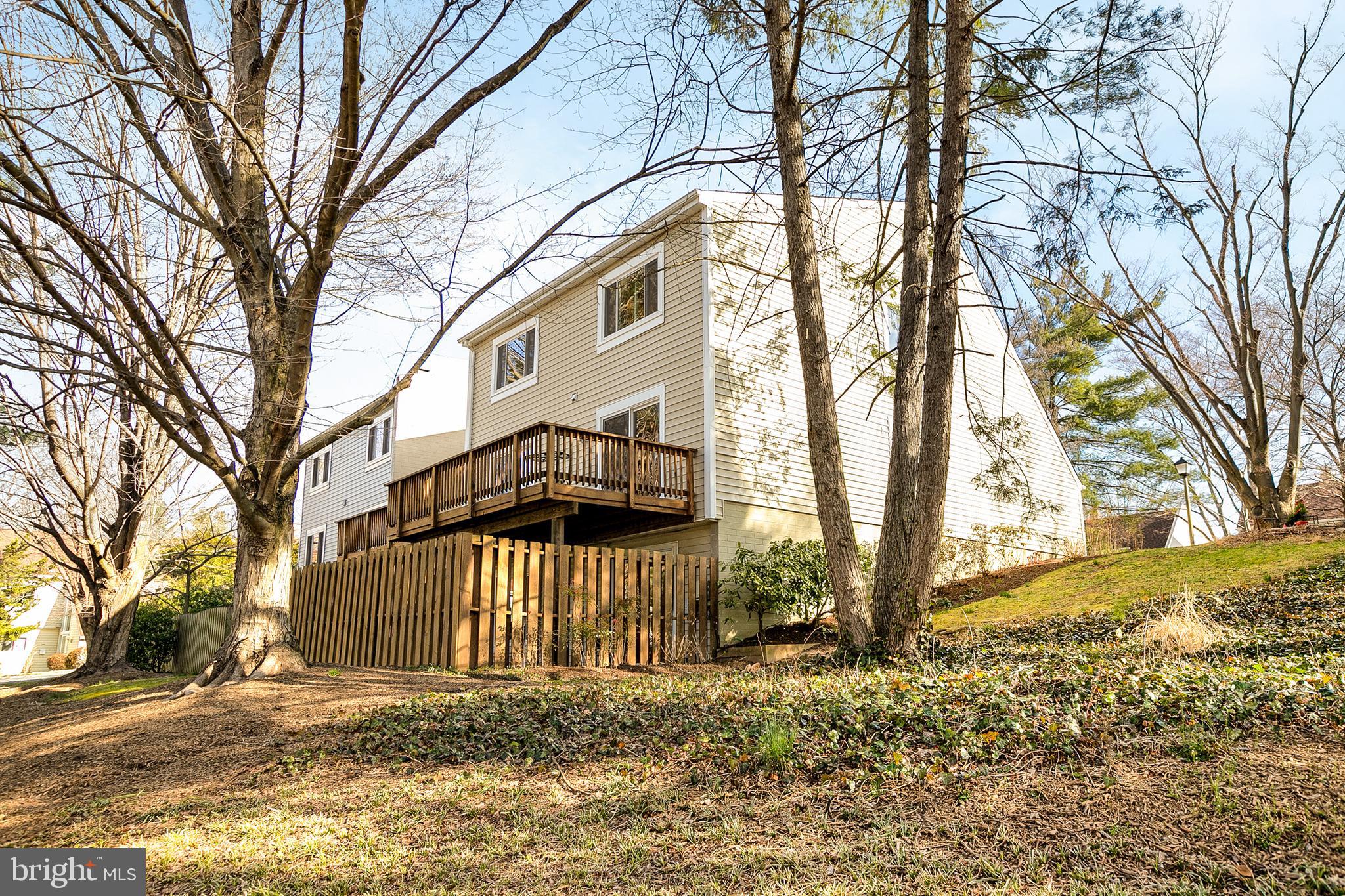 1508 Roundleaf Court Reston, VA 20190 - Photo 42 of 45 Gallery Image 42