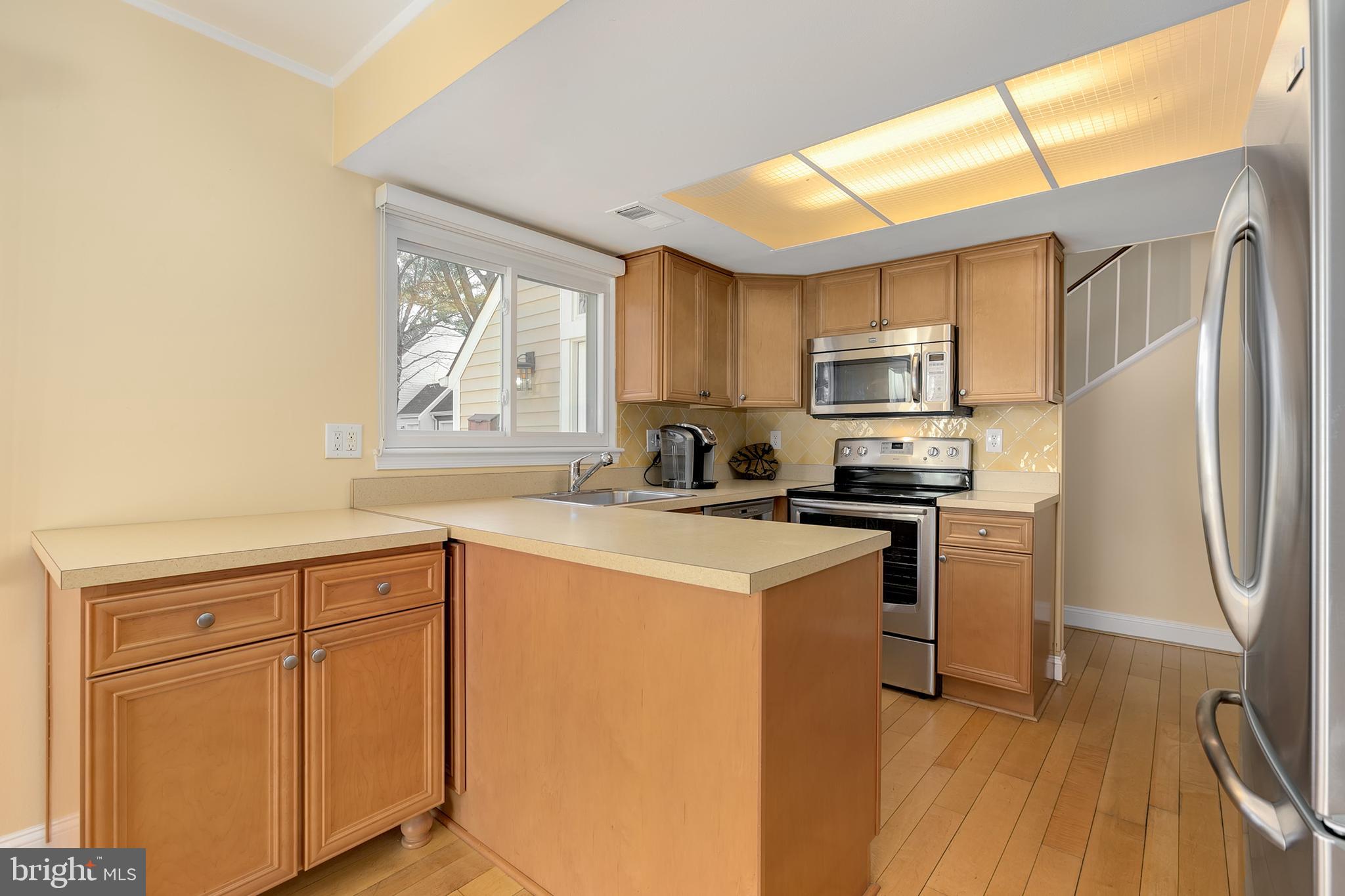 1508 Roundleaf Court Reston, VA 20190 - Photo 9 of 45 Gallery Image 9
