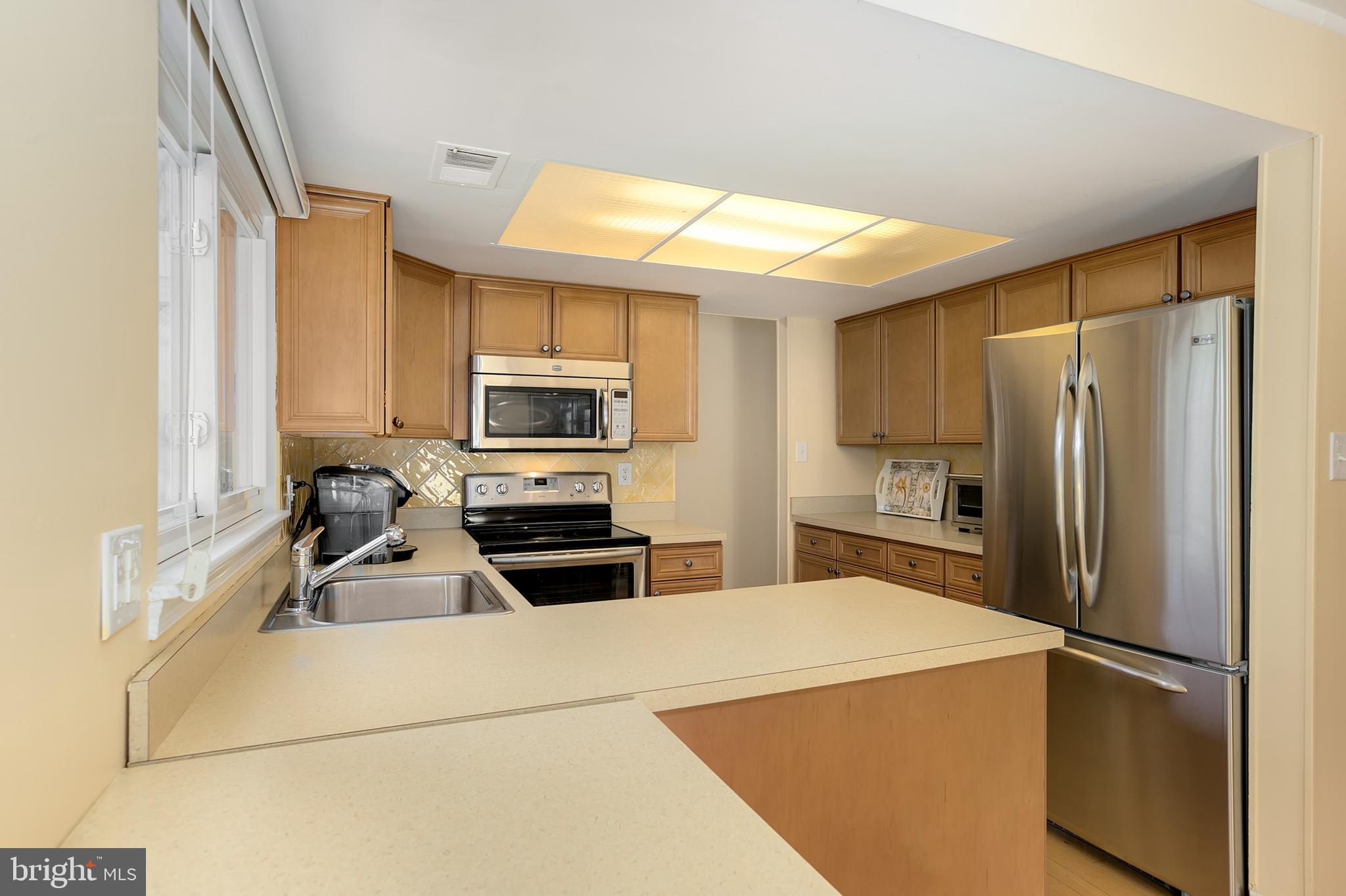 1508 Roundleaf Court Reston, VA 20190 - Photo 10 of 45 Gallery Image 10