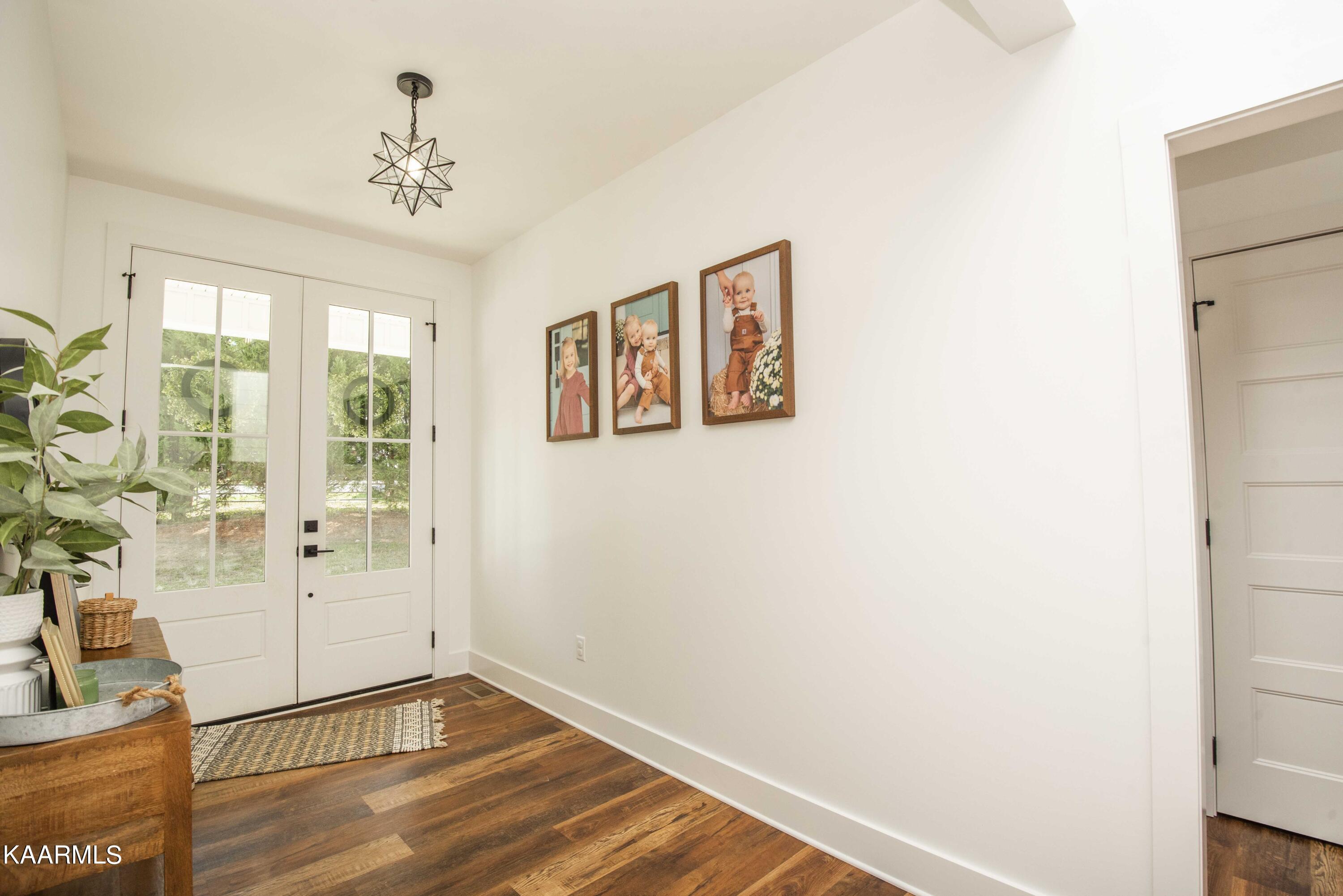 7766 Berry Williams Road Townsend, TN 37882 - Photo 12 of 60 foyer_1