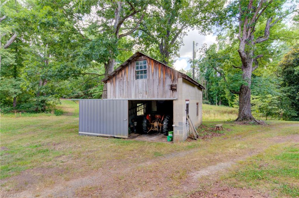 977 Reynolds Road Lewisville, NC 27023 - Photo 8 of 44 Gallery Image 8
