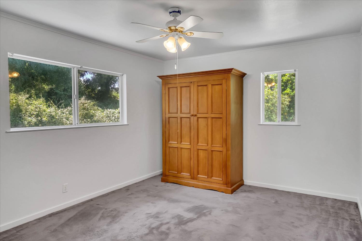 39640 South River Road Clarksburg, CA 95612 - Photo 16 of 25 an empty room with windows and closet