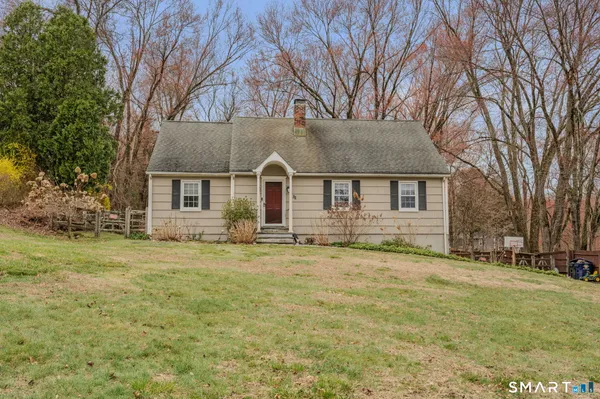 $585,000 | 32 Greenbriar Lane, Newtown, CT 06470