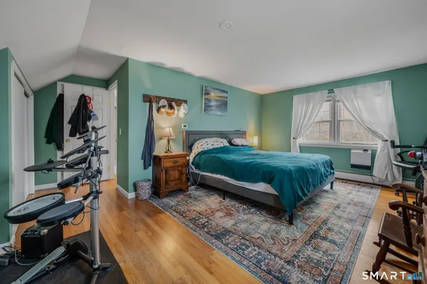 $585,000 | 32 Greenbriar Lane, Newtown, CT 06470