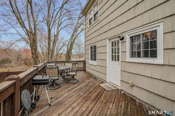$585,000 | 32 Greenbriar Lane, Newtown, CT 06470