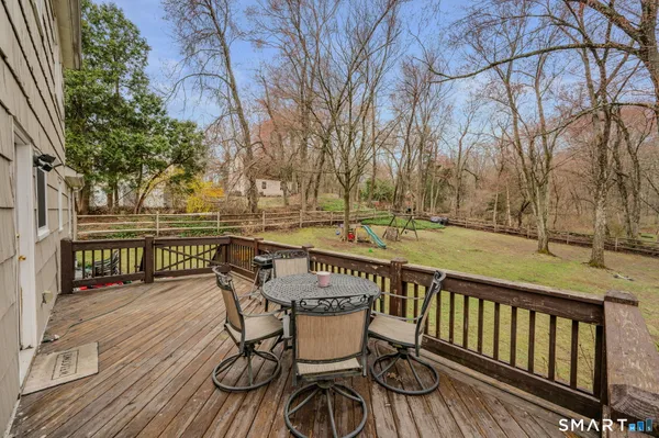 $585,000 | 32 Greenbriar Lane, Newtown, CT 06470