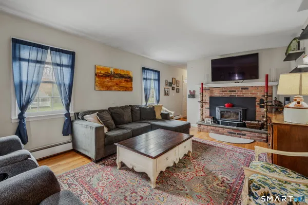 $585,000 | 32 Greenbriar Lane, Newtown, CT 06470