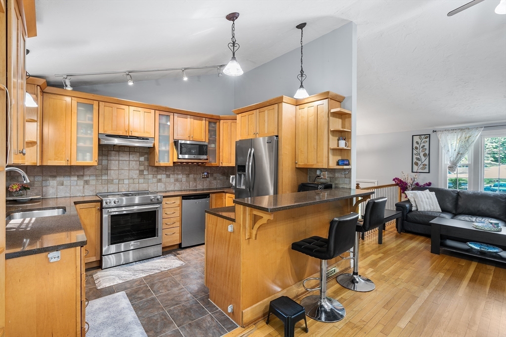 206 Cordaville Road Southborough, MA 01772 - Photo 7 of 22 Gallery Image 7