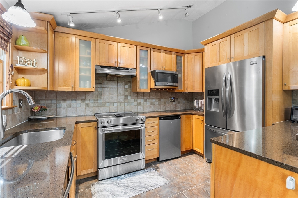206 Cordaville Road Southborough, MA 01772 - Photo 8 of 22 Gallery Image 8