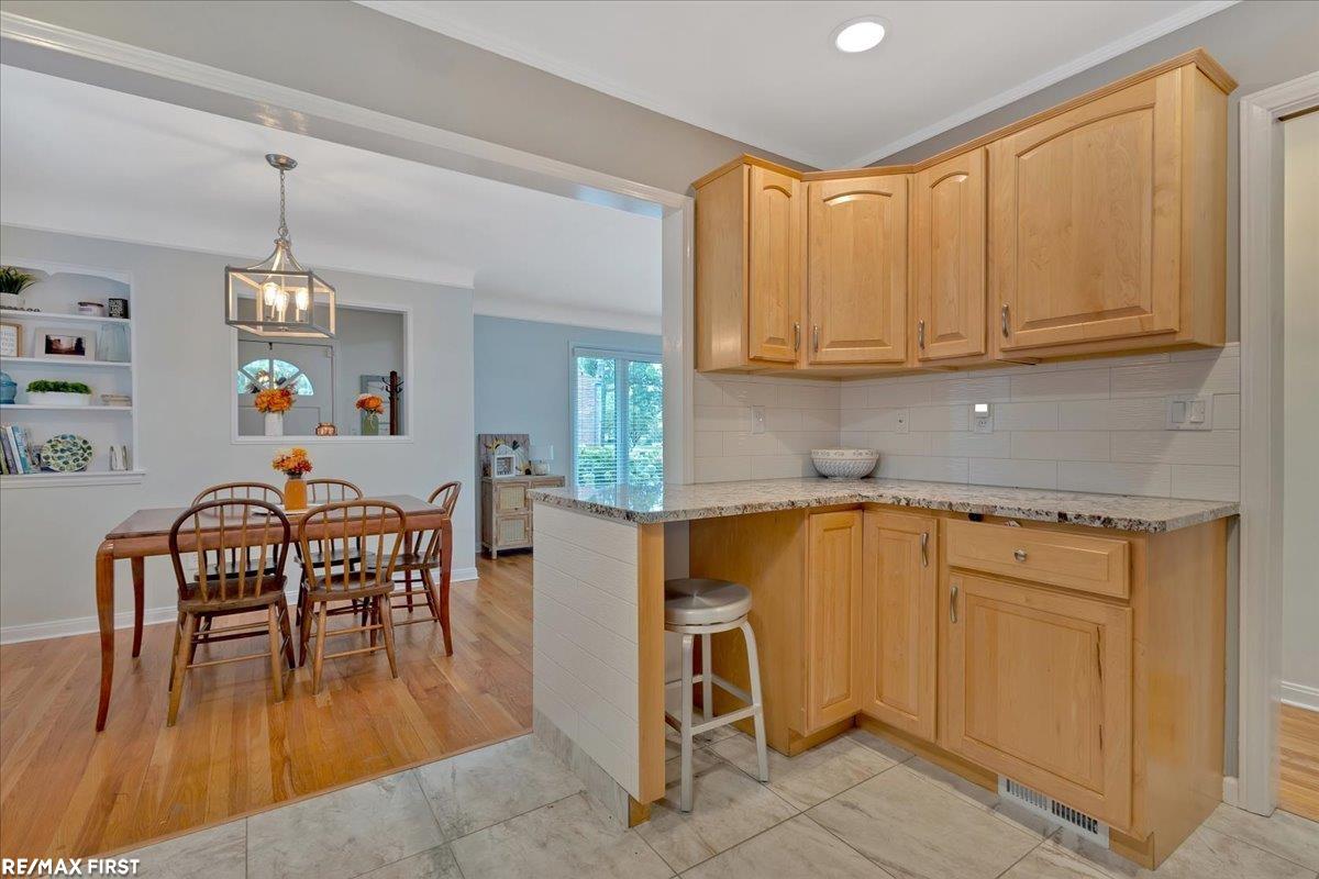 1794 Bournemouth Road Grosse Pointe Woods, MI 48236 - Photo 16 of 32