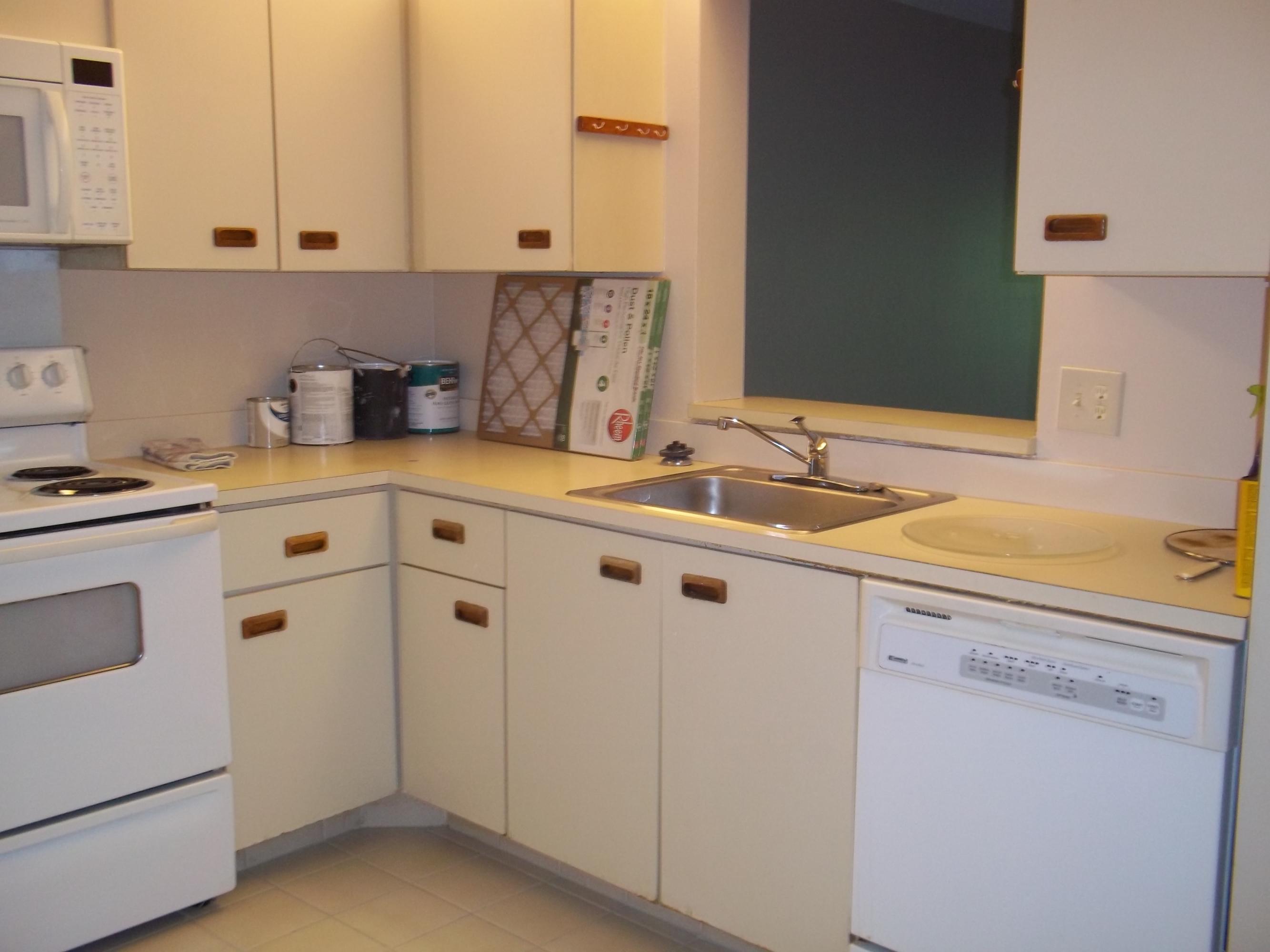 18761 Jolson Avenue, Unit 3 Boca Raton, FL 33496 - Photo 3 of 11 Eat-in Kitchen