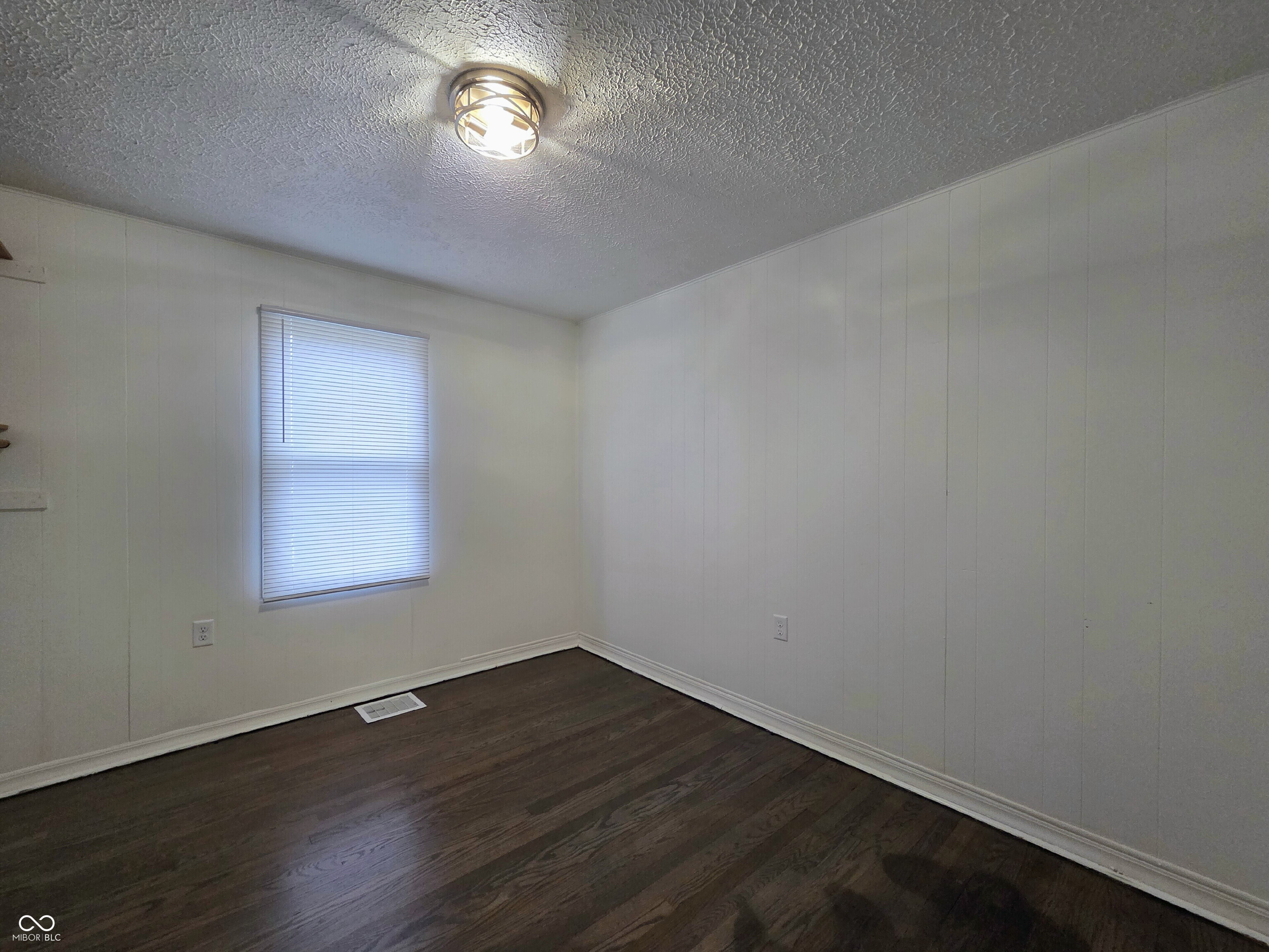 702 West 23rd Street Anderson, IN 46016 - Photo 9 of 13