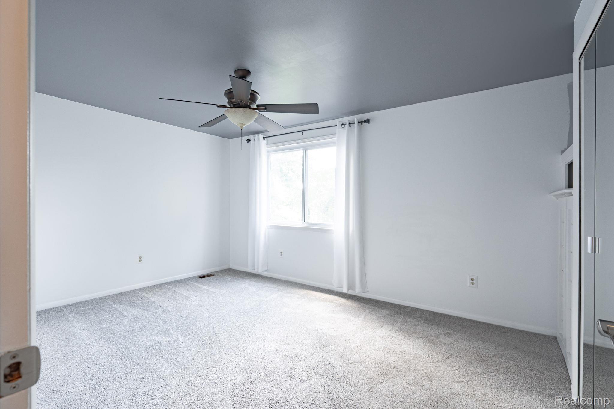 1642 Dancer Drive Rochester, MI 48307 - Photo 23 of 36 29-web-or-mls-interiors-20.jpg