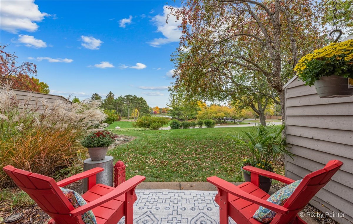 831 Shoreline Road Lake Barrington, IL 60010 - Photo 33 of 47 a view of an outdoor sitting area with furniture