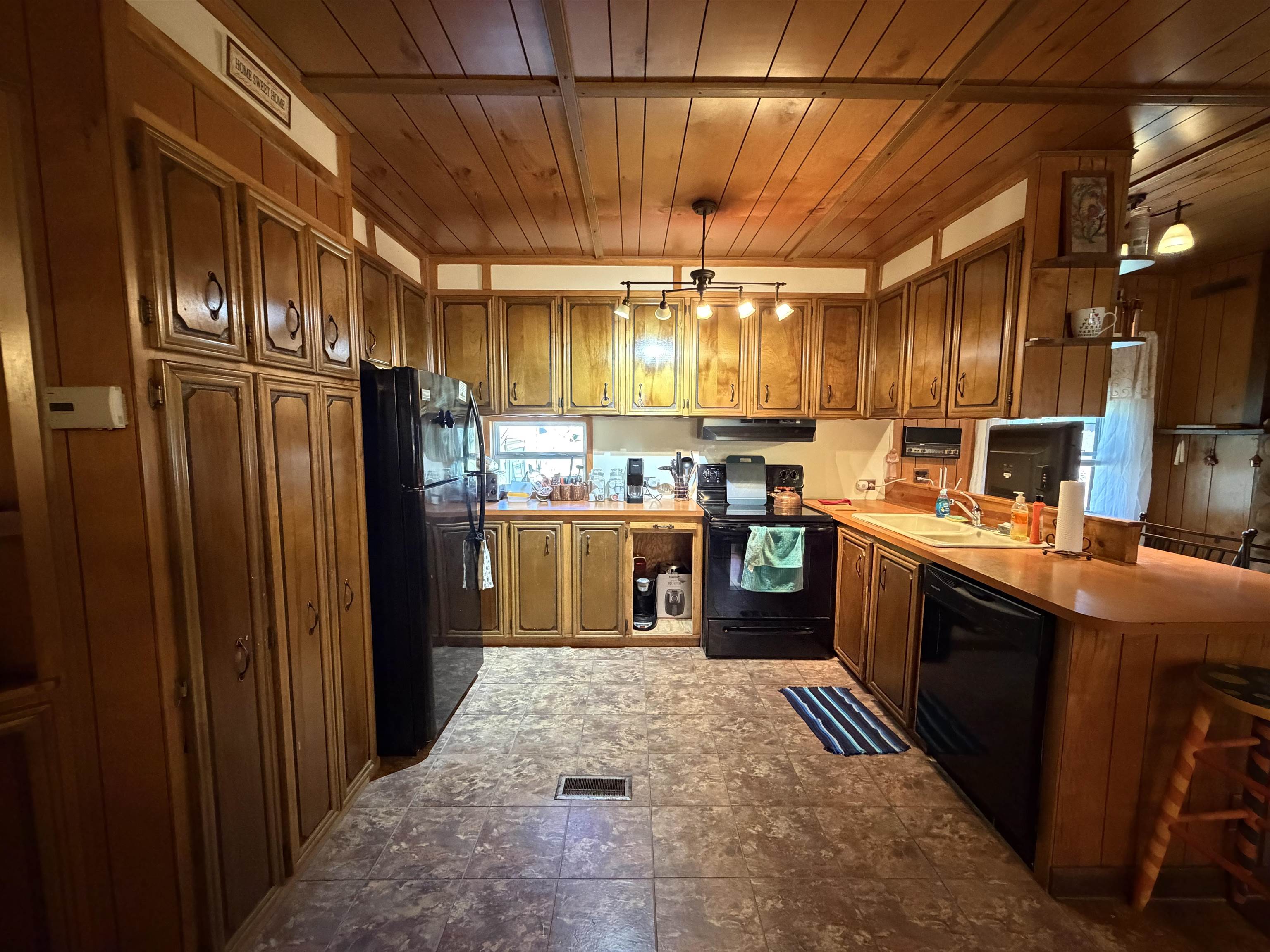 13158 Cinder Road Beulah, MI 49617 - Photo 25 of 46
