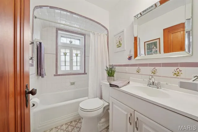 $325,000 | 6565 Winnebago Street, St. Louis, MO 63109