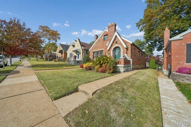 $325,000 | 6565 Winnebago Street, St. Louis, MO 63109