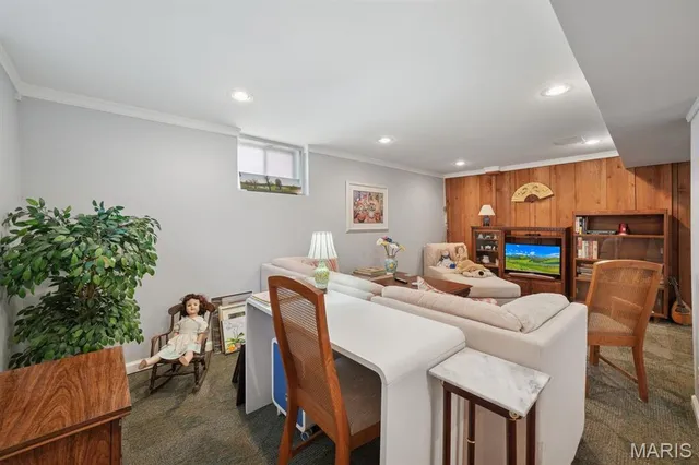 $325,000 | 6565 Winnebago Street, St. Louis, MO 63109