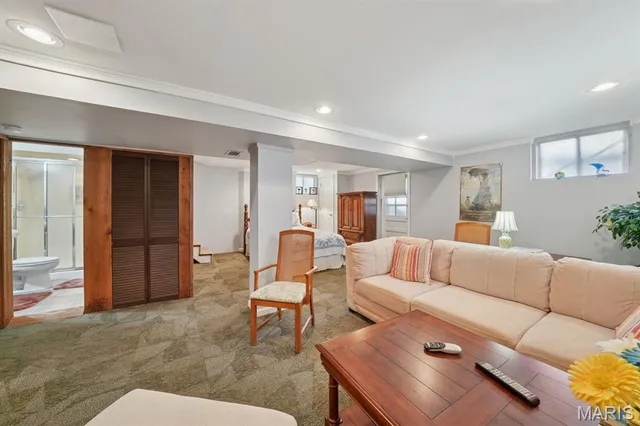 $325,000 | 6565 Winnebago Street, St. Louis, MO 63109