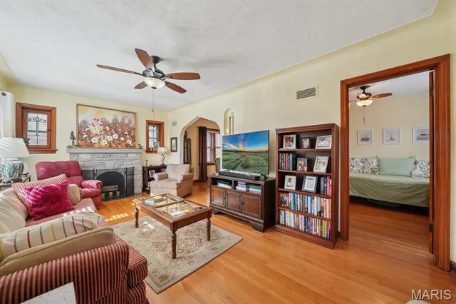 $325,000 | 6565 Winnebago Street, St. Louis, MO 63109