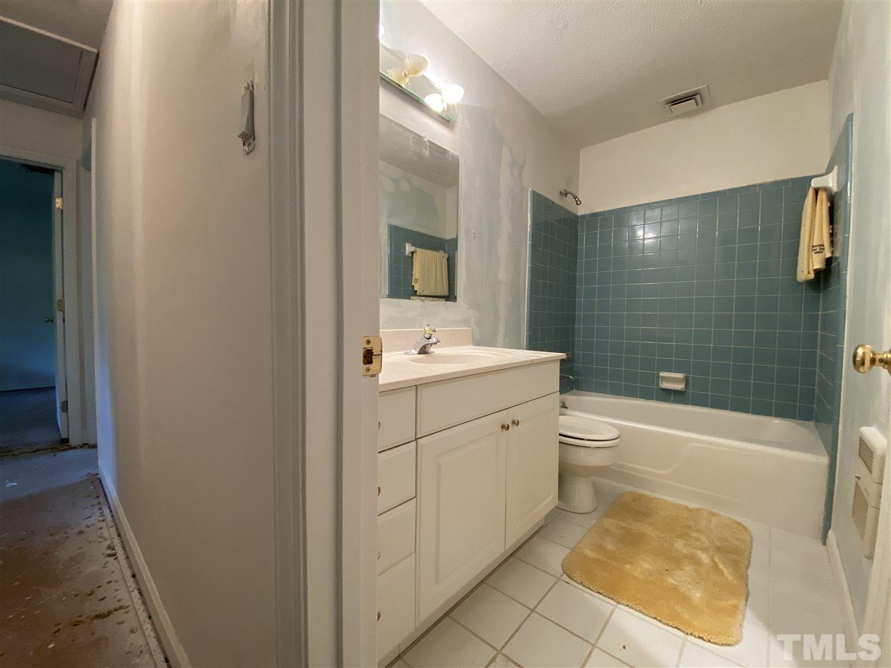 1417 Riverview Road Raleigh, NC 27610 - Photo 15 of 26